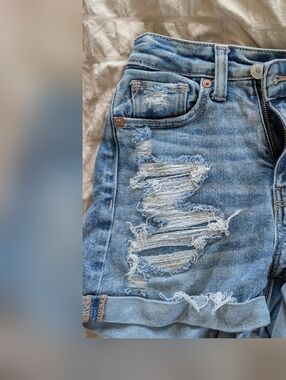 American Eagle Outfitters Light Blue Distressed Women's Jeans